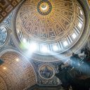 《信德之光》： 在现代语境中的阐释